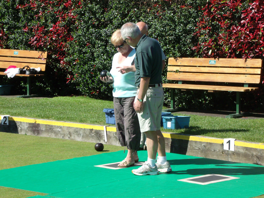 Sidney Lawn Bowling Club - Beginner bowlers are always welcome.